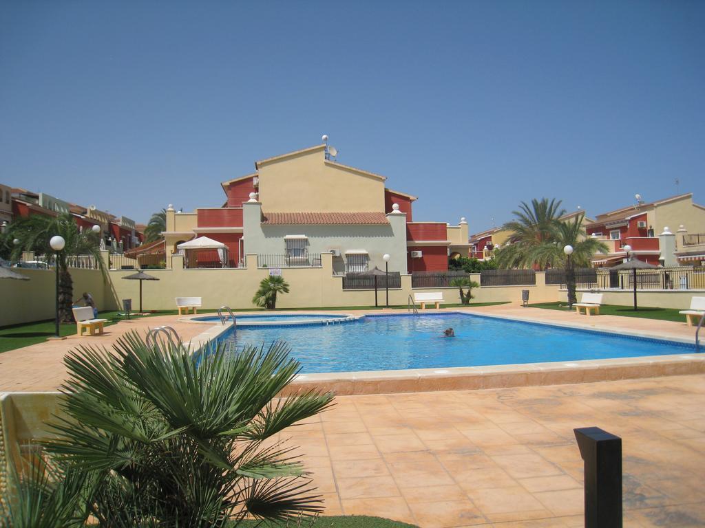 Bungalow Altos De La Bahia 또레비에하 객실 사진